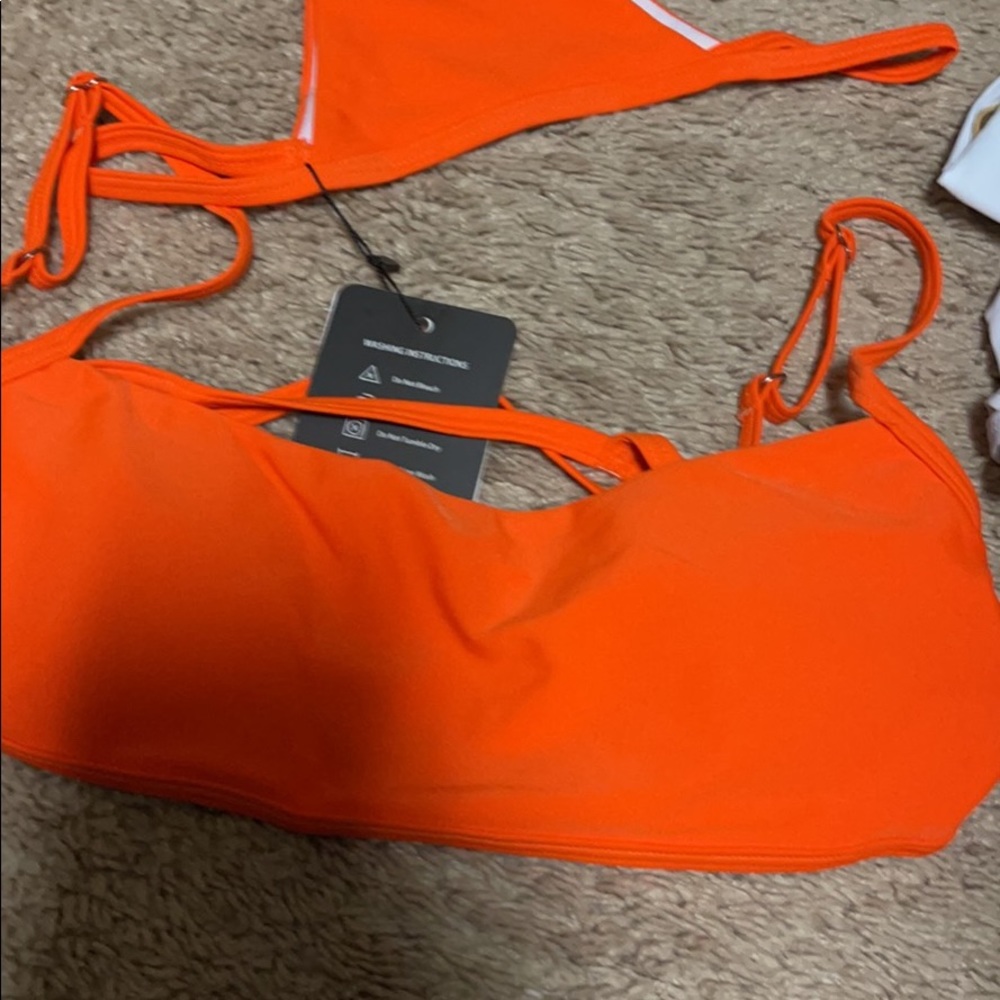 Bikini - Picture 2 of 2